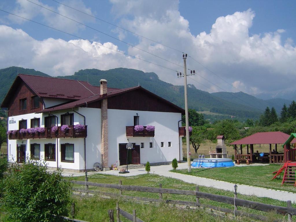 Serena Guesthouse Bran Bran  Exterior foto
